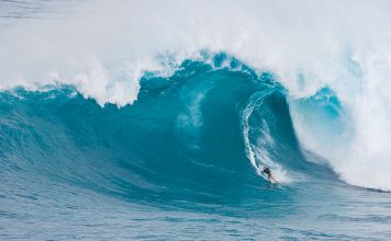 Jaws surfing Maui