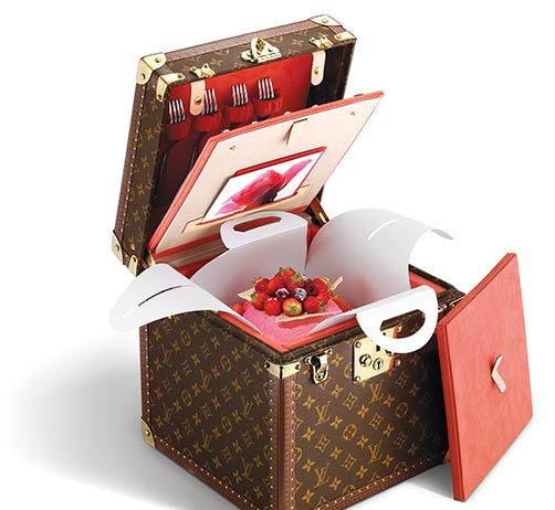 Louis Vuitton cake box purse