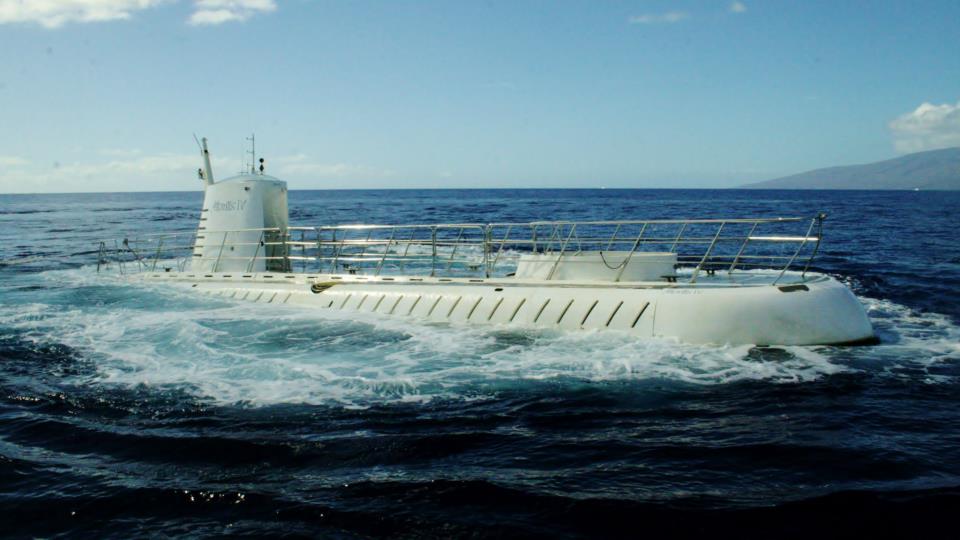 submarine maui