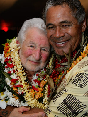 Malcolm Robert Mehlinger and Kimokeo Kapahulehua Me ka aloha pumehana Malcolm Robert Mehlinger 9/26/1920 - 9/18/2012